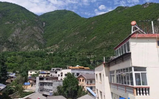 Qiansuyuan Homestay – Outside – Ngawa