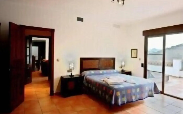 La Santa Cruz Apartments