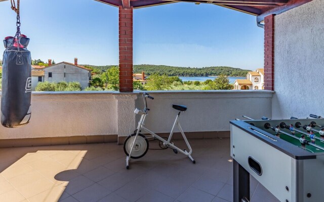 Amazing Home in Pomer With Wifi and 6 Bedrooms