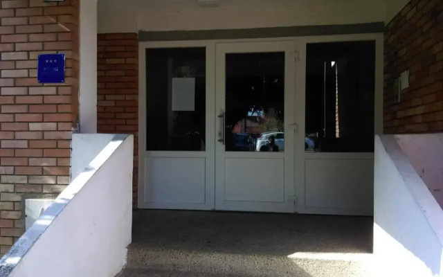 Studio Apartman Ždral