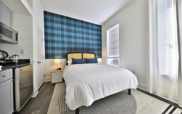 Modern Studio in South End!