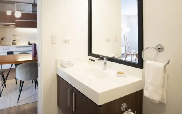 w Spacious and Classy 2BR in Miraflores