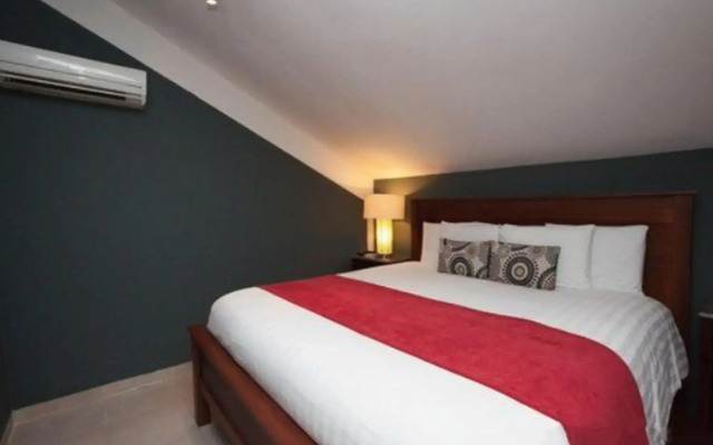 Tropical Suites Hotel