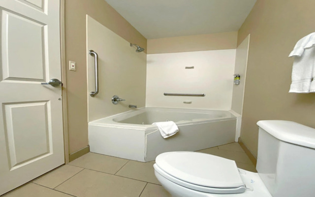 Holiday Inn Express Bloomington West by IHG