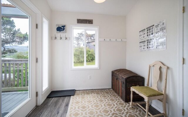 The Lakeside Caboose