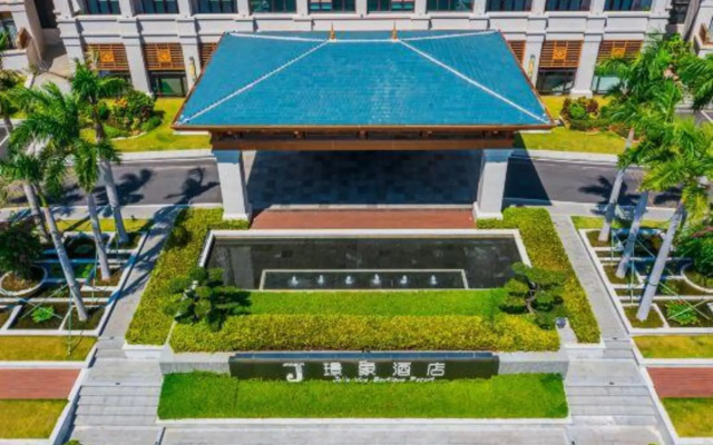 Yulin Jolie Vue Bontique Hotel（Kra Bay and Garden Expo Garden）