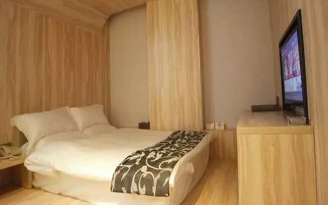 Super 8 Hotel