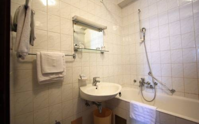 Antunovic Hotel East