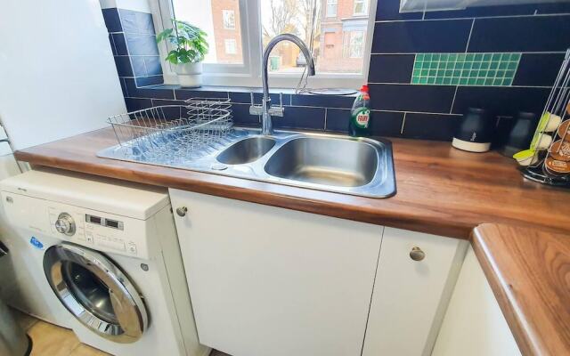 Impeccable 4-bed House in Cheltenham