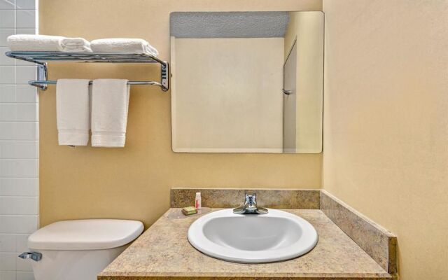 Super 8 Hartford South - Rocky Hill