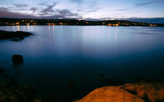 Bearskin Neck Motor Lodge