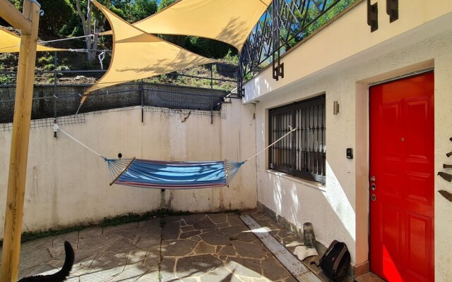 Red Door Apartment Private Terrace