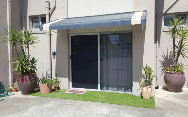 Villa Riviera on River Front