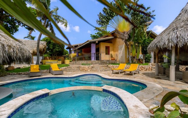 Mexican Style Villa With Private Pool, Free Utilities