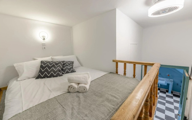 Petralona's Green House