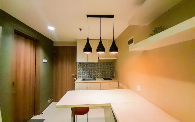 Modern And Cozy Studio At Student Park Apartment