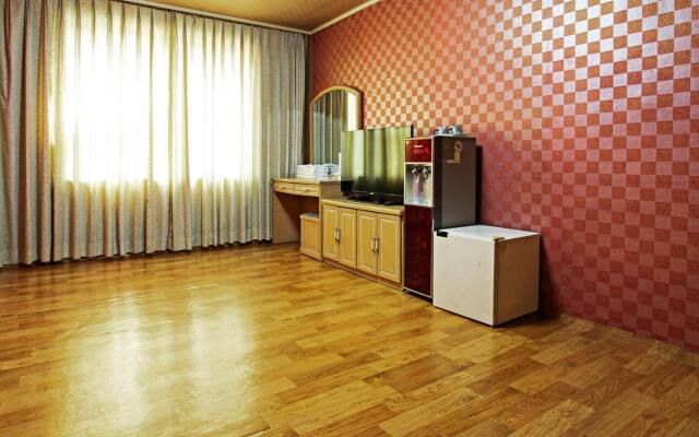 Emerald Hotel