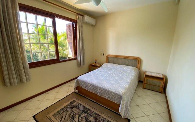 Casa 3 Dormitórios Jurere Internacional