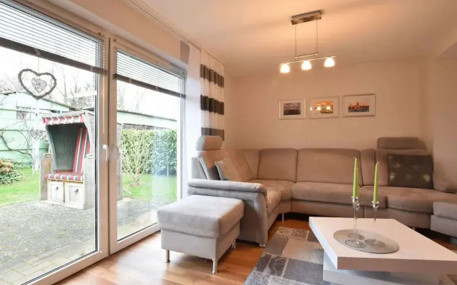 Cozy Holiday Home in Hohenkirchen near Baltic Sea
