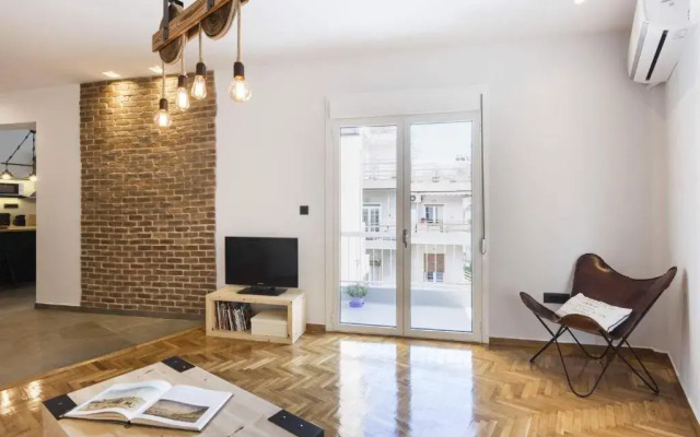 Atmospheric Apartment near Acropolis by CloudKeys