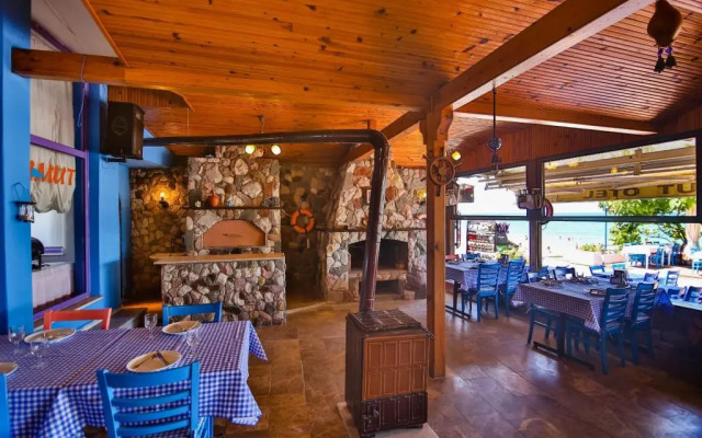 Umut Otel