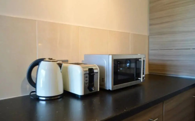 1 Bedroom Penthouse Apartment Near Murrayfield Sleeps 4