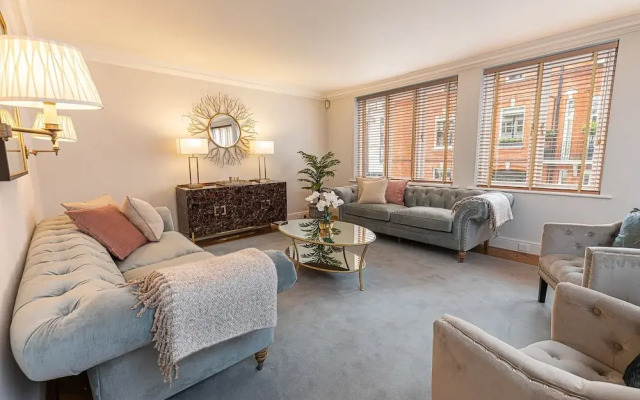 Stunning 6-bed House Near Harrods in Knightsbridge