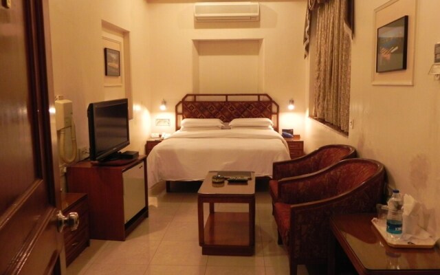 Hotel Aram