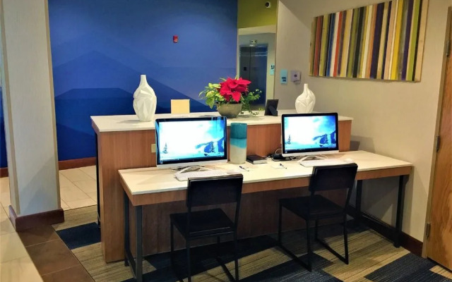 Holiday Inn Express & Suites Danville