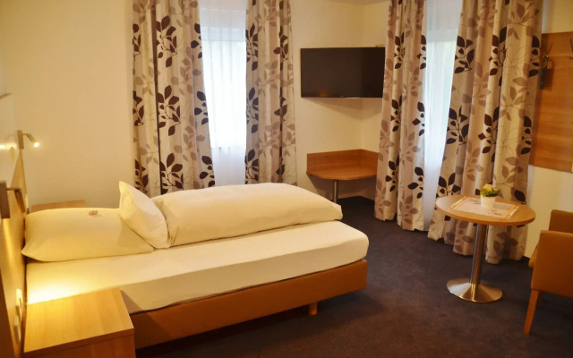 TIPTOP Hotel Hirt