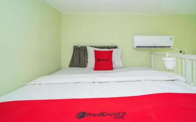 RedDoorz near Suncity Mall Sidoarjo