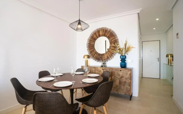 Luxe apartment with sea view