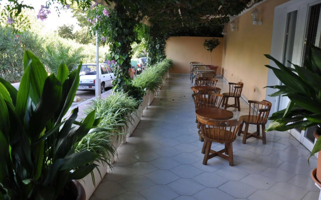 Alper Apartments