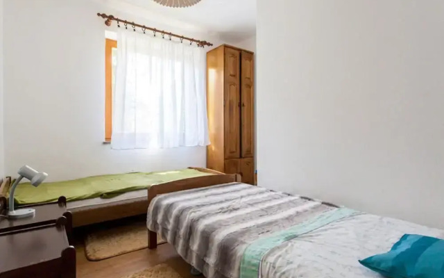 Nice Apartment With Terrace Near the Beach