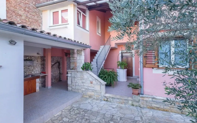 Amazing Apartment in Vodnjan With 2 Bedrooms