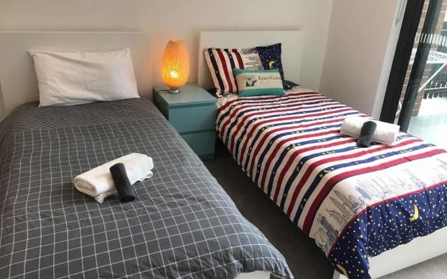 NEW 2bed2bath Walk to Penrith Station Npe081