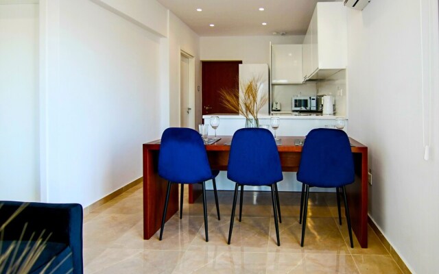 Phaedrus Living: Seaside Residence Lighthouse 70