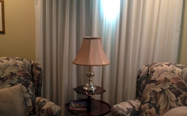 Desert Oasis Bed & Breakfast