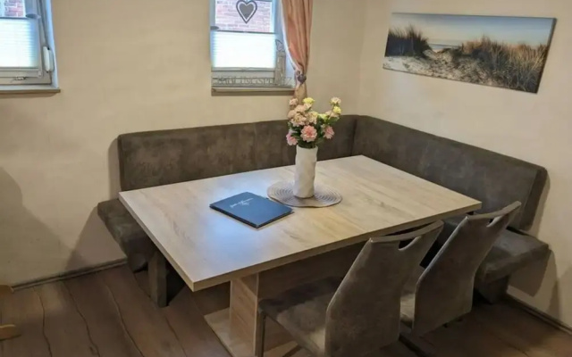 Huus Meta Modern Retreat