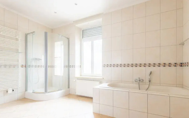 Splendid Townhome in Gare