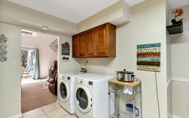 Spacious 3BR Pensacola Townhouse