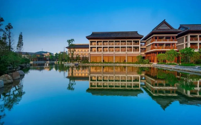 Yunfu Xinxing Chanquan Resort Hotel