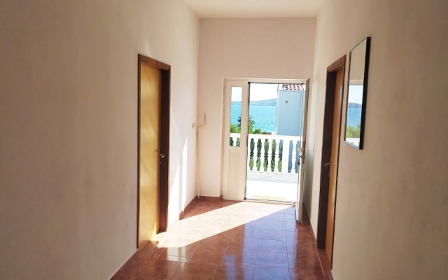 Room Aleksandra - 10 m from sea: R7 Bibinje, Zadar riviera