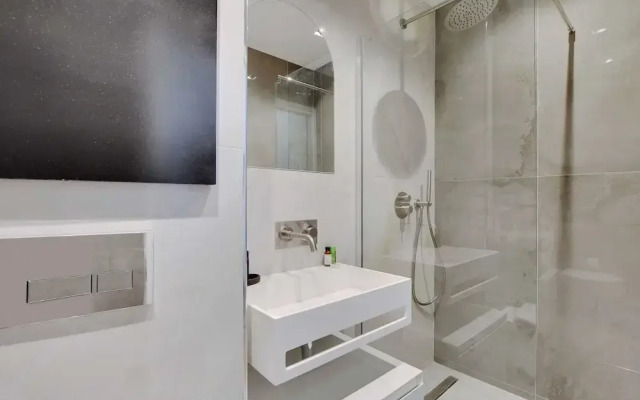 Authentic apt - 2br/6p - Rue des Martyrs - Opera