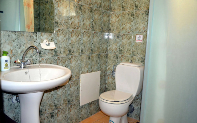 Manos Apartments