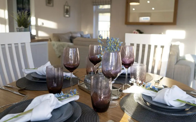 Hollicarrs - Bluebell Lodge