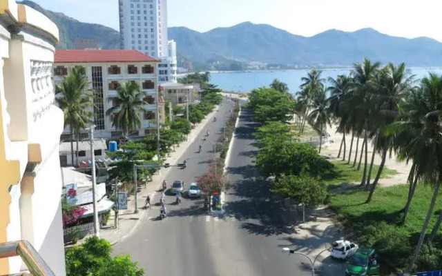 Quang Vinh 2 Hotel