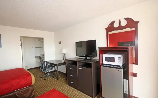 Econo Lodge Pilot Mountain