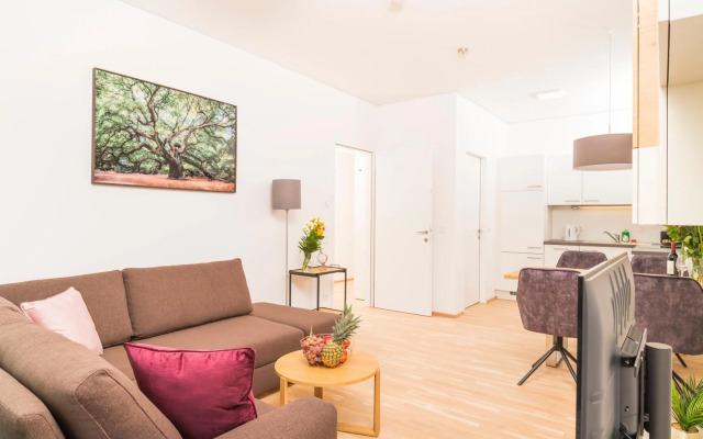 Triiiple Tower Dream Apartments with Rooftop-Summer-Pool by ichbucheAT