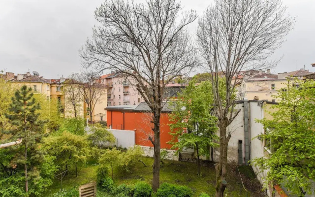 FM Deluxe 1-BDR Apartment - Iconic Donducov Boulevard